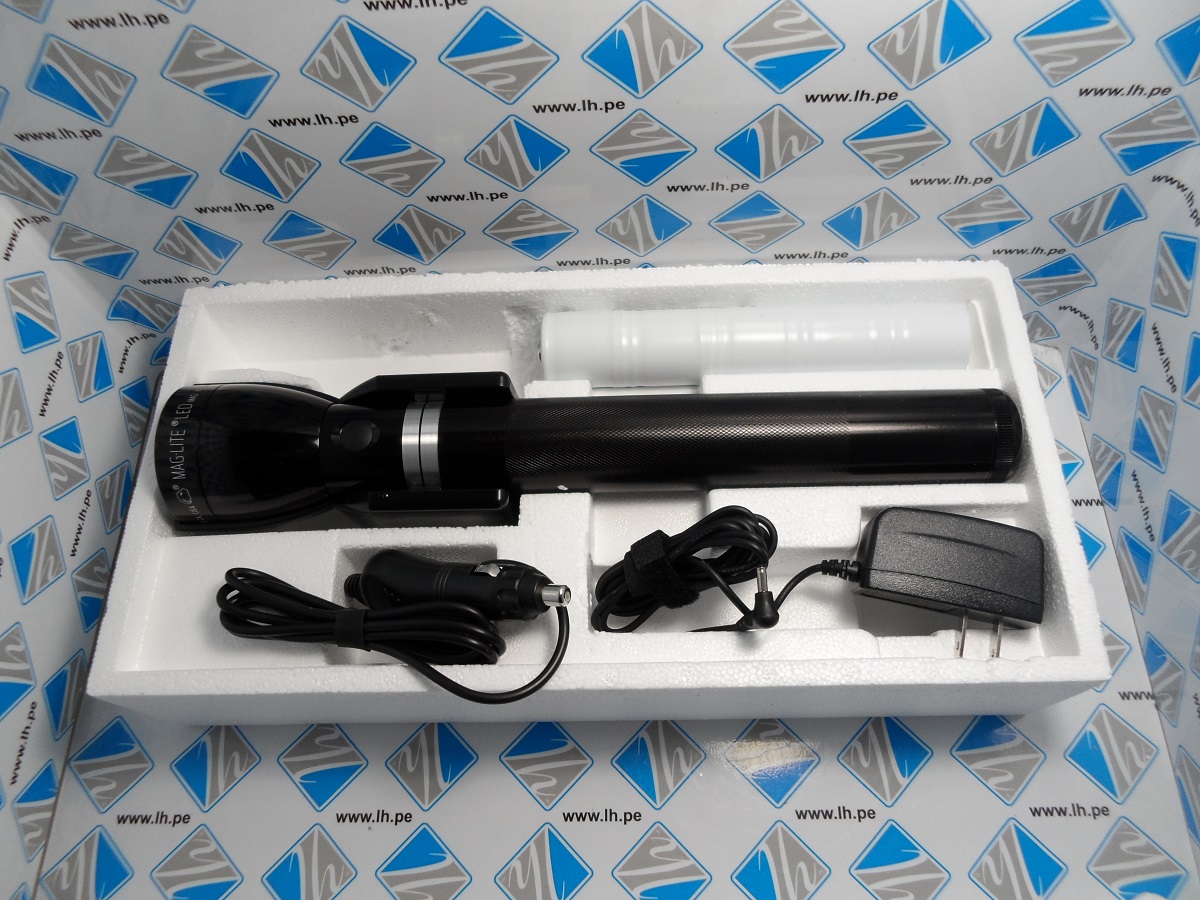 RL1019 165-000-017    Linterna MagCharger LED Rechargeable Flashlight with 120V-240VAC
